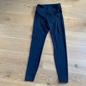 Ododos Cross Waist Yoga Leggings with Inner Pocket